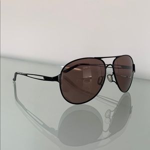 Oakley Women’s Caveat Sunglasses 🕶